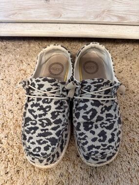 Women’s Hey Dude Leopard Print Slip-On Shoes-7